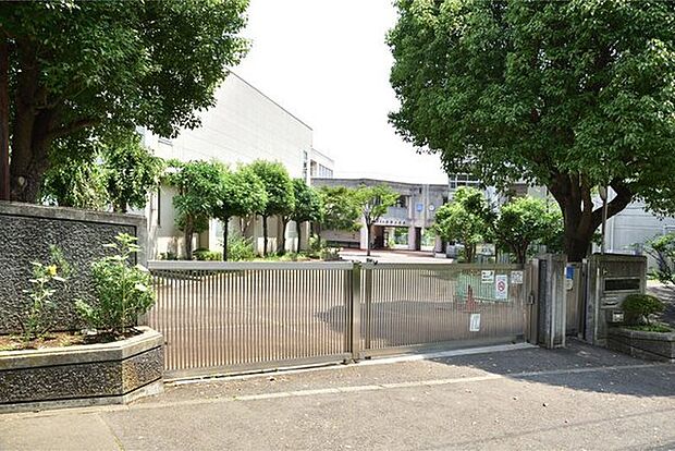 川崎市立南菅小学校まで433m