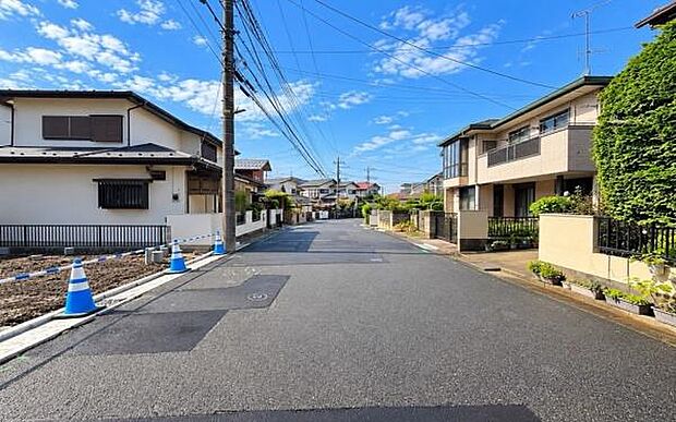 《前面道路》 「空」×「光」×「風」。開放感を具現化したような現地は、まさに「永住の地」としての選択肢です。