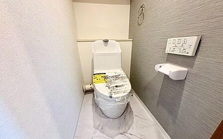 《トイレ》 清潔感のある落ち着いたトイレ。