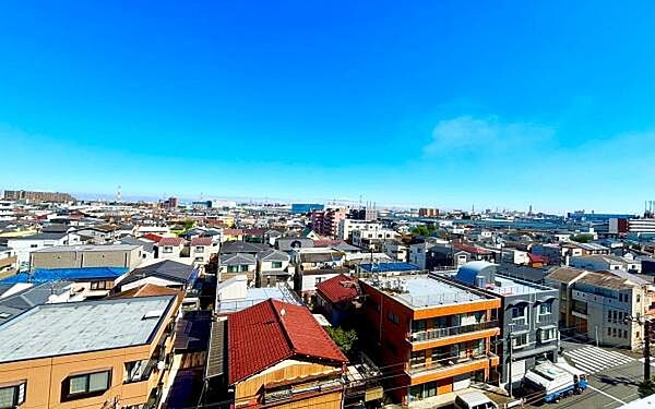 《眺望》　■「空」×「光」×「風」。開放感を具現化したような現地は、まさに「永住の地」としての選択肢です。