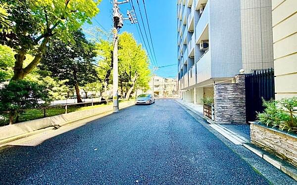 《現地》　■暮らしやすい立地です
