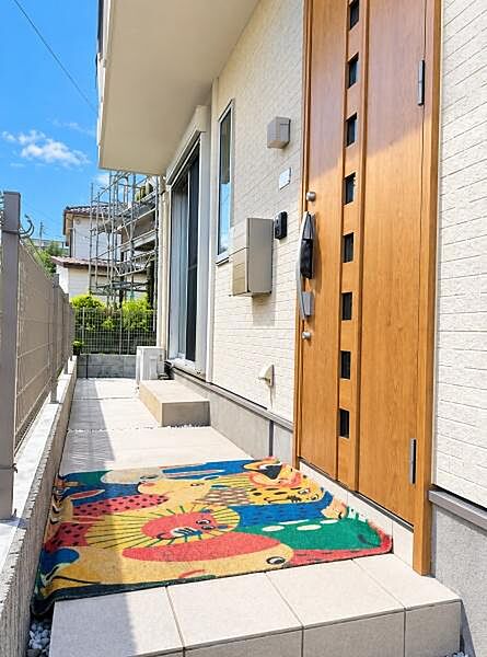 《玄関》　我が家の顔である玄関。帰るのが楽しみになりますね。