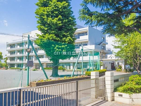 横浜市立石川小学校まで549m