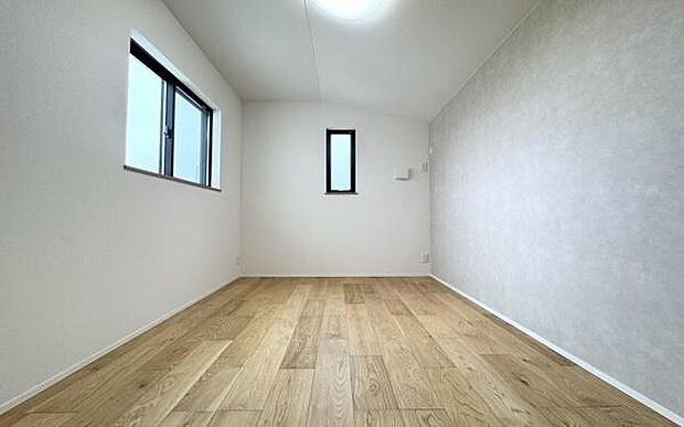 《洋室》　■机とべットを入れても十分な広さ。お子様の勉強部屋に。
