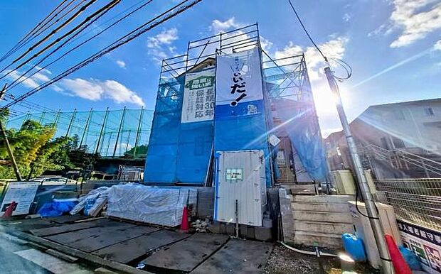 《現地》 青い空と白い雲、気分が晴れる場所がここにあります。