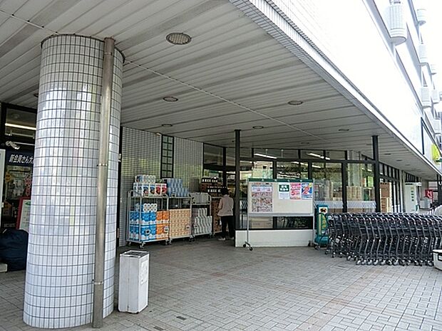 いなげや横浜桂台店まで1053m、閑静な住宅街の中にあるスーパー。夜22時まで営業しています。