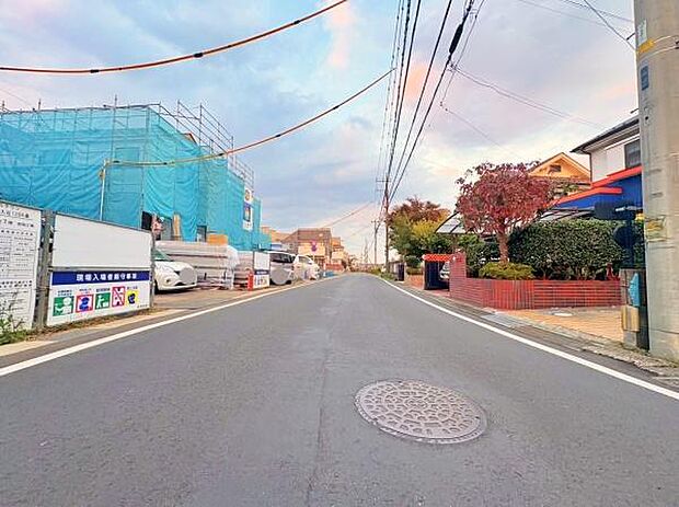 人通り車通りも少なくお子様がいらっしゃるご家庭も安心してお住まいになれます。