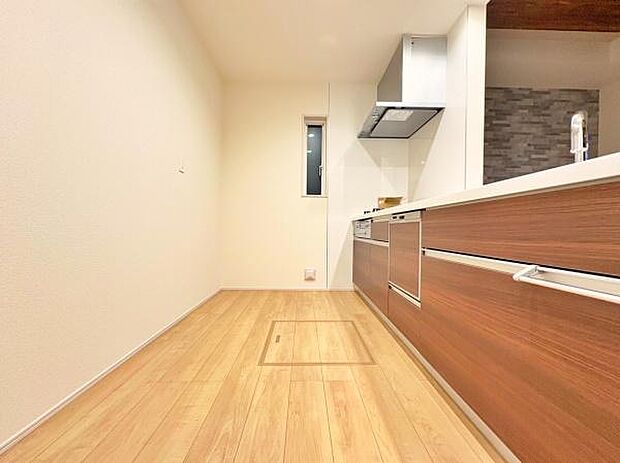 キッチンスペースです。広さも十分ありますのでご家族様並んでお料理もいいですね。