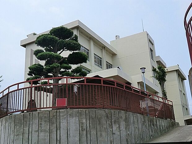 藤沢市立大鋸小学校まで640m