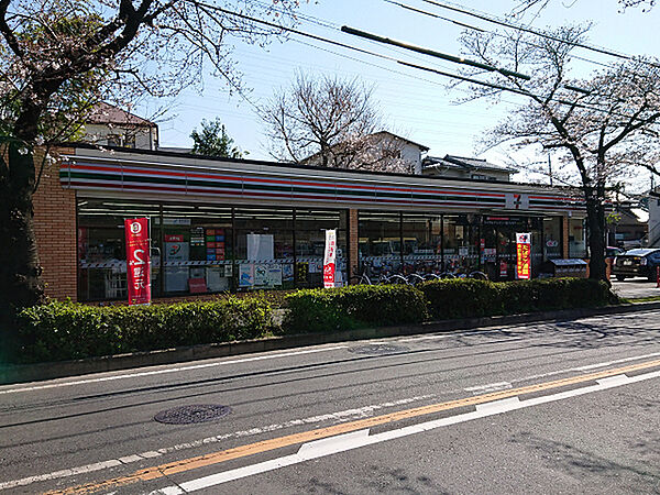 セブンイレブン横浜若葉台団地店まで346m、若葉台団地の南側にあるコンビニです