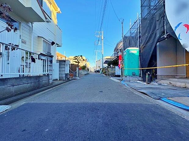閑静な住宅街にございます。心地よい風が差し込みます。日当たりなども現地でご確認できます。