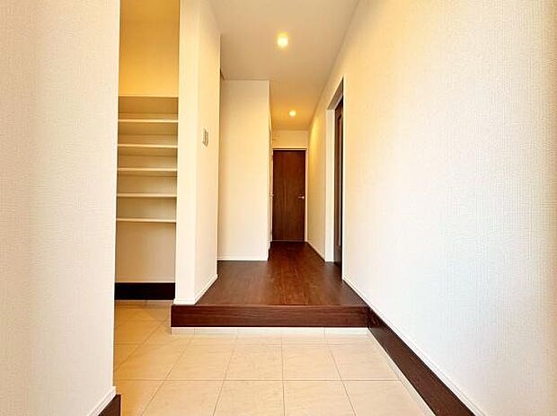 玄関を開けた時に楽しい新生活を予感させます。