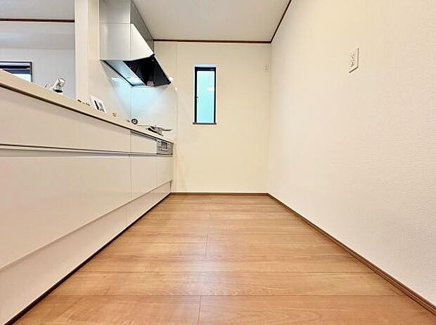 キッチンスペースです。広さも十分ありますのでご家族様並んでお料理もいいですね。