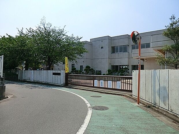 座間市立中原小学校まで876m