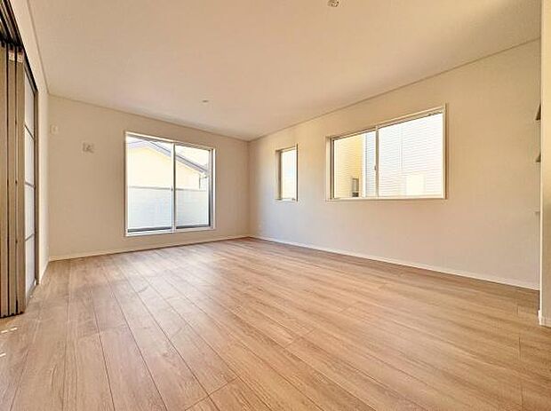 リビングはたわいもない会話を楽しみ、ゆったりとした時を過ごす安らぎの場所。家族の思い出が刻まれる大切な空間です。