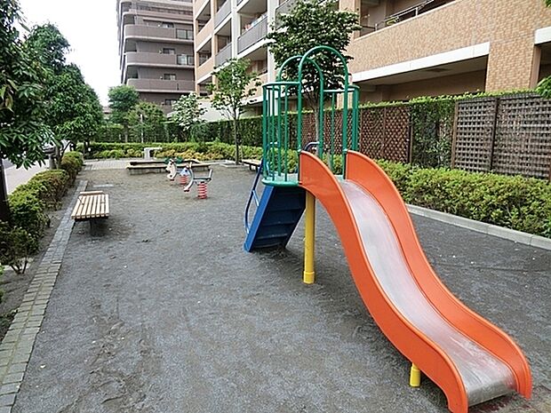 旭みどり公園まで694m