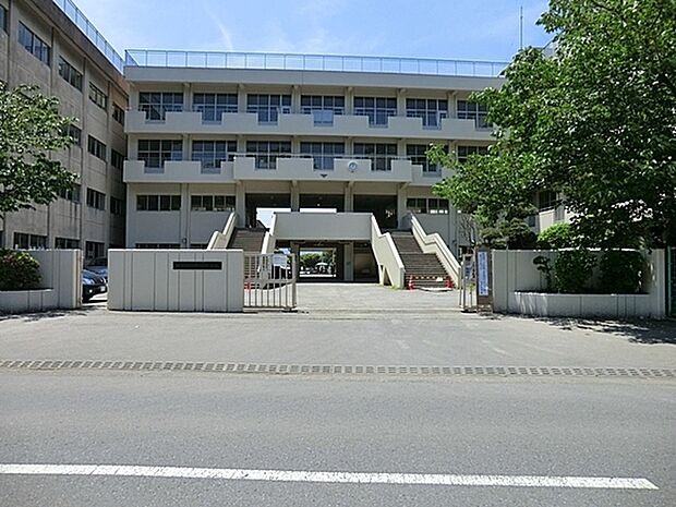 座間市立入谷小学校まで459m