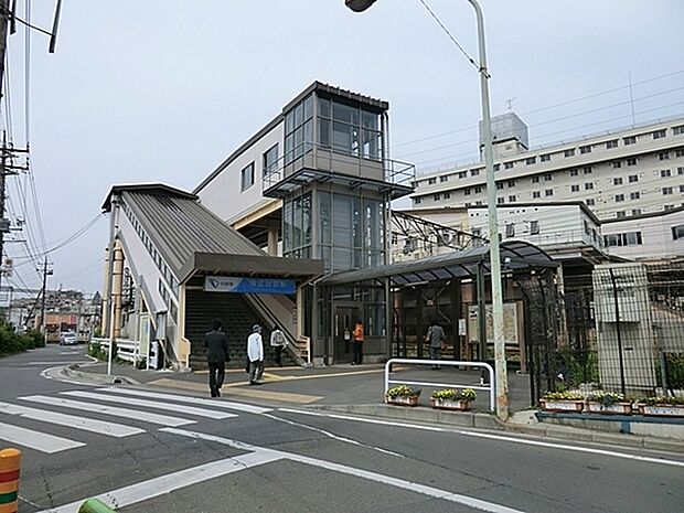 小田急線「相武台前」駅まで1311m、座間市役所の最寄駅で、駅周辺の商業施設も市内では一番充実しています。相模原市との境にも近く両市で物件が出るエリアです。