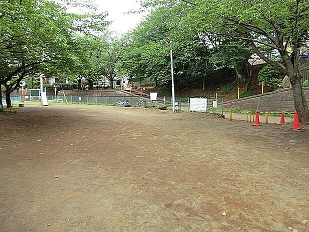 代官四丁目公園まで267m