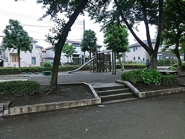 相武台1丁目公園まで889m