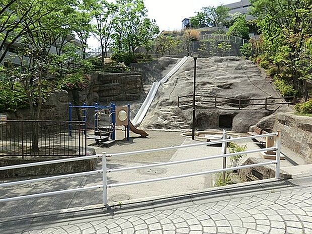 富岡西七丁目公園まで96m