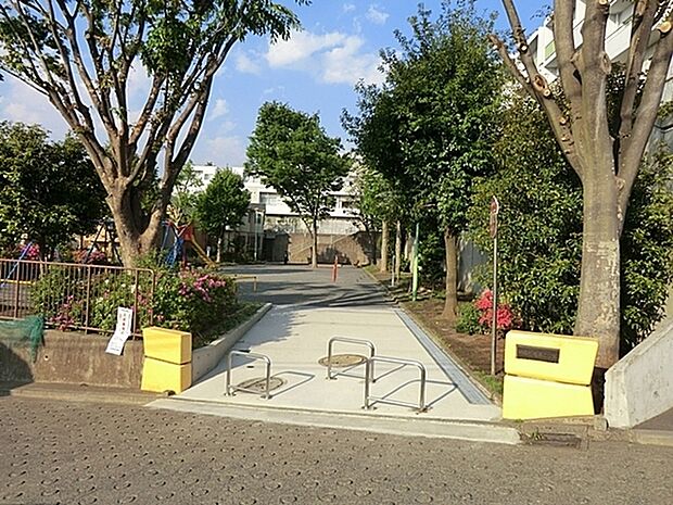 師岡打越第二公園まで225m