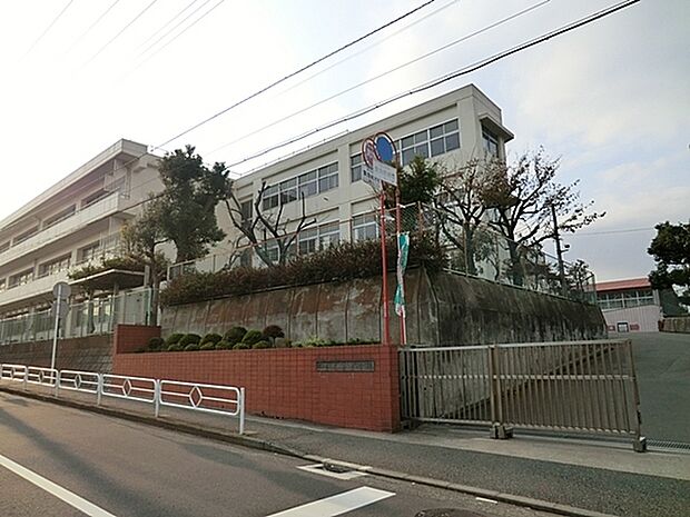 横浜市立丸山台小学校まで1453m