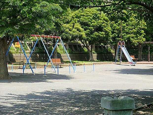 六浦第四公園まで537m