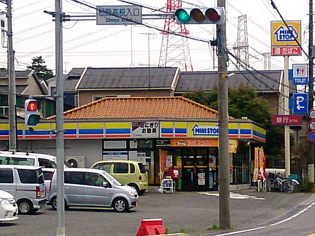 ミニストップ泉新橋店まで1264m、松陽高校入口交差点にあるコンビニです