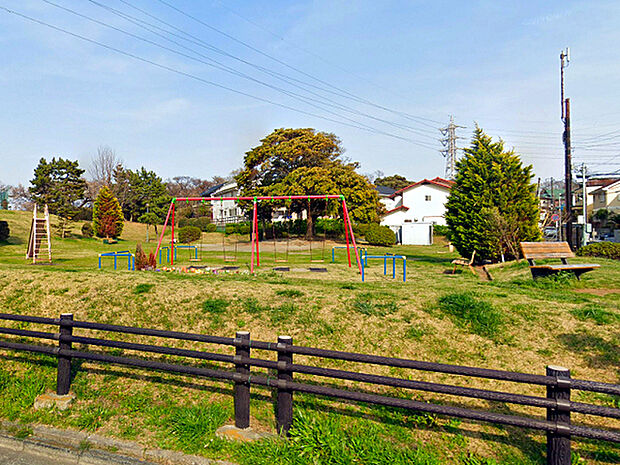 片瀬山北公園まで324m