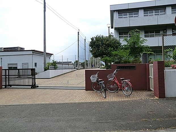 藤沢市立大庭中学校まで805m
