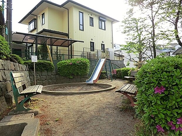 玉川学園1丁目児童公園まで1076m