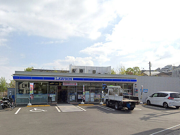ローソン横浜戸塚汲沢町店まで355m、汲沢御所水公園近くにあるコンビニです