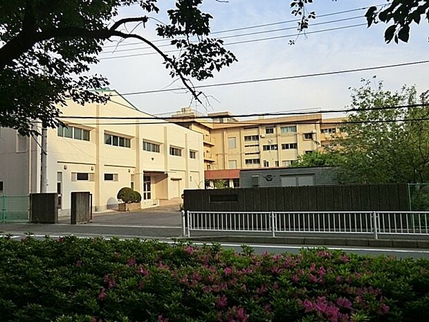 座間市立相模中学校まで1962m