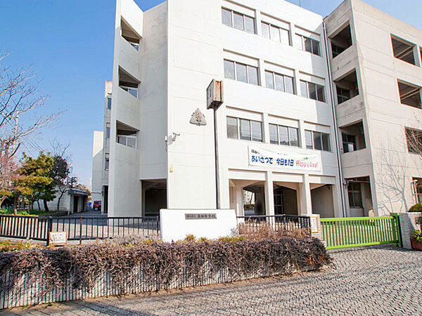 横浜市立蒔田中学校まで1472m