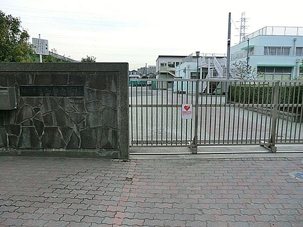横浜市立矢向中学校まで605m