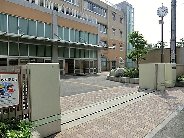 川崎市立川中島中学校まで869m