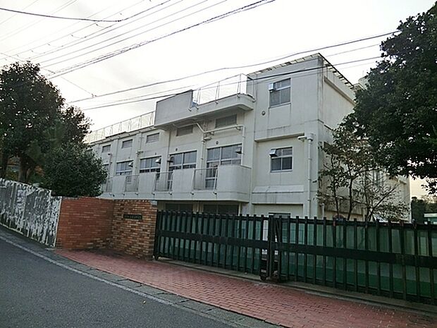 横浜市立上永谷中学校まで1472m