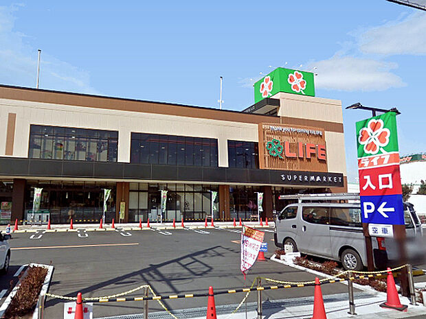 ライフ上鶴間店まで500m、夜22時まで営業。お隣にはホームセンター「ユニディ」もあり、お買い物に大変便利です!