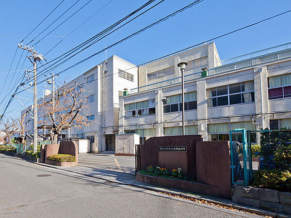 横浜市立岡村中学校まで1505m
