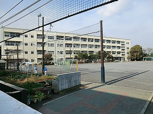 横浜市立南戸塚小学校まで474m