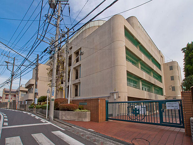 横浜市立平楽中学校まで715m