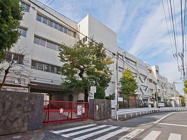 横浜市立太田小学校まで1199m