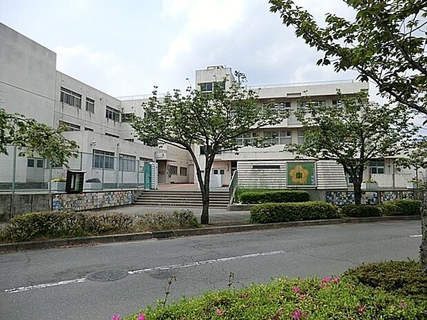 町田市立小山田南小学校まで1175m