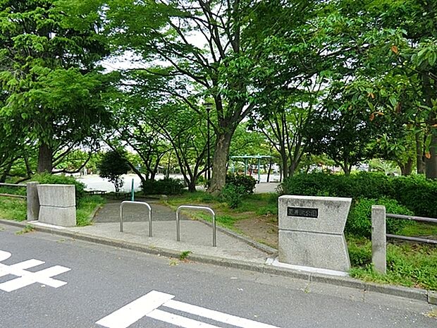 荒井沢公園まで207m