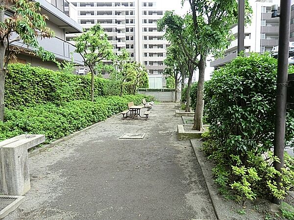 ライラック公園まで81m