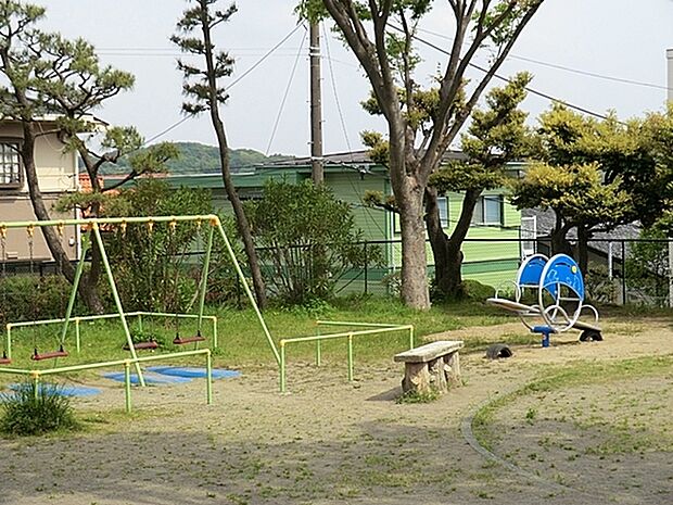 西鎌倉三丁目公園まで671m