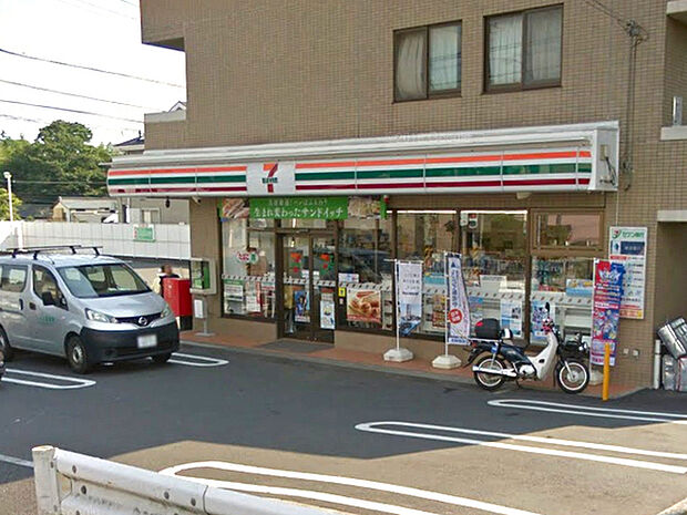 セブンイレブン横浜阿久和西店まで429m、瀬谷柏尾道路沿いにあるコンビニです