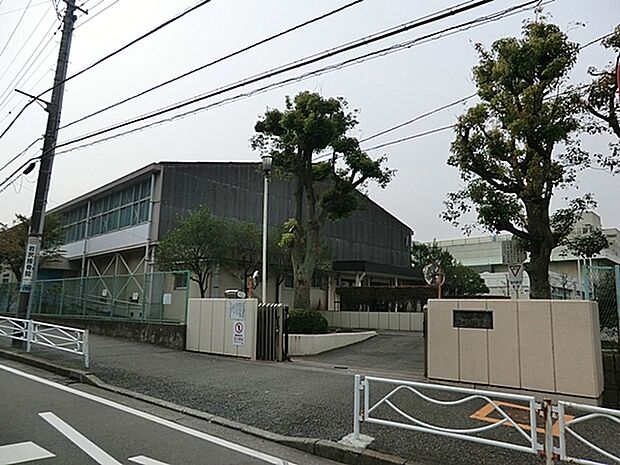 横浜市立藤の木中学校まで652m