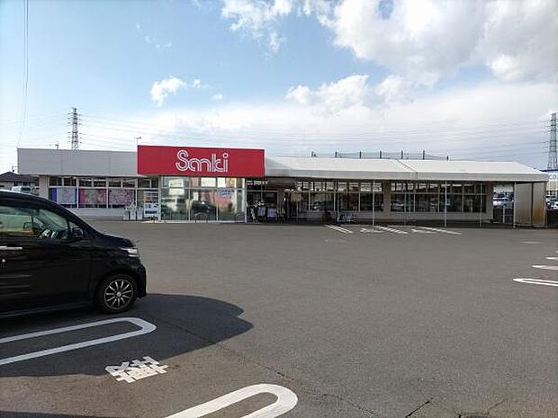 ファッション市場 サンキ 富里店まで551m
